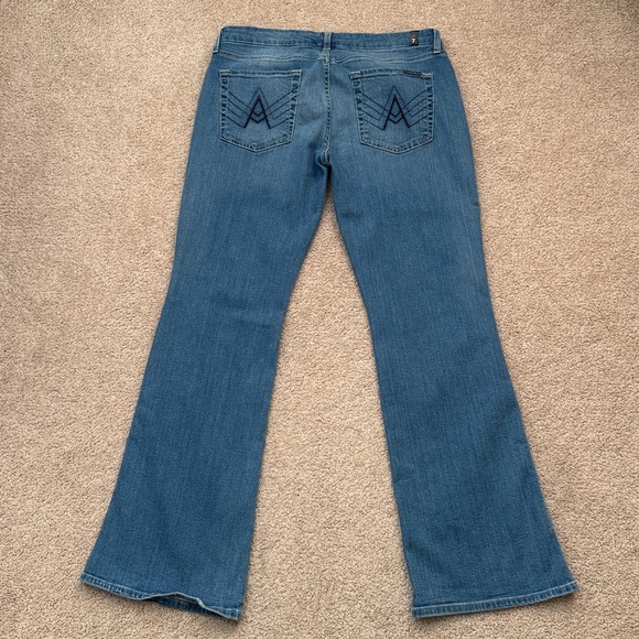 7 For All Mankind 'A' Pocket Bootcut Mid Rise Short Inseam 31" Jeans Size 32 - Picture 3 of 8